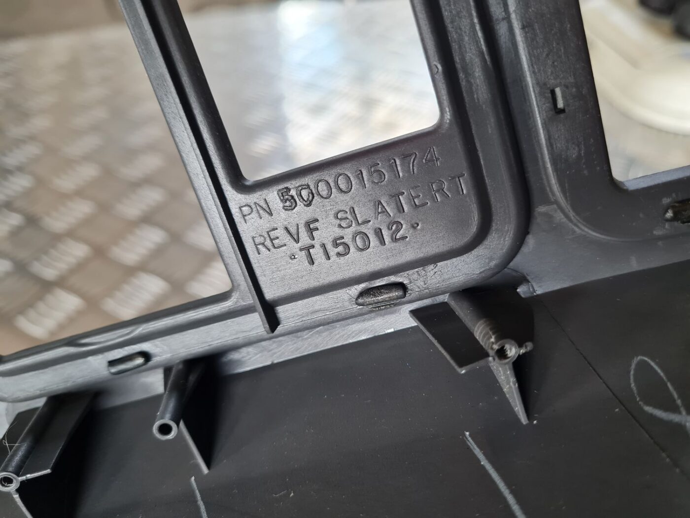 Mērinstrumentu paneļa dekoratīvais rāmis priekš DODGE JOURNEY 2010 3 Mērinstrumentu paneļa dekoratīvais rāmis priekš DODGE JOURNEY 2010