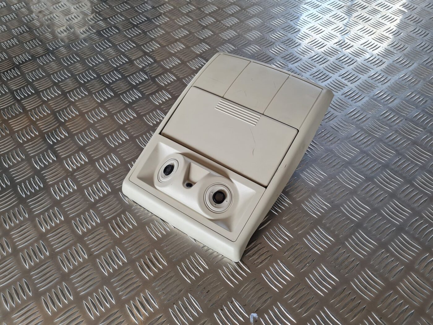 Salona apgaismojuma panelis priekš DODGE JOURNEY 2010