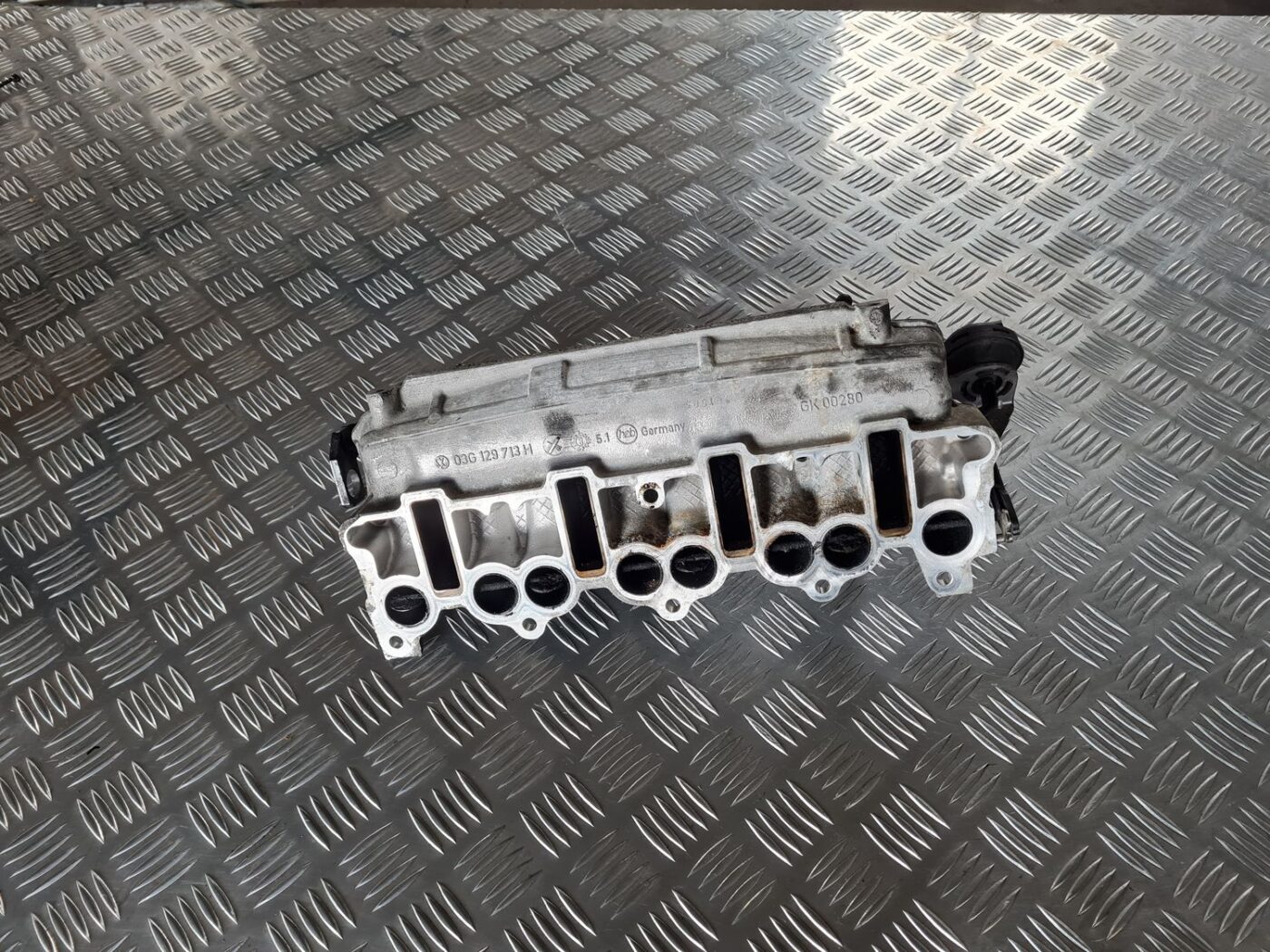 Ieplūdes kolektors priekš DODGE JOURNEY 2010 1 Ieplūdes kolektors priekš DODGE JOURNEY 2010