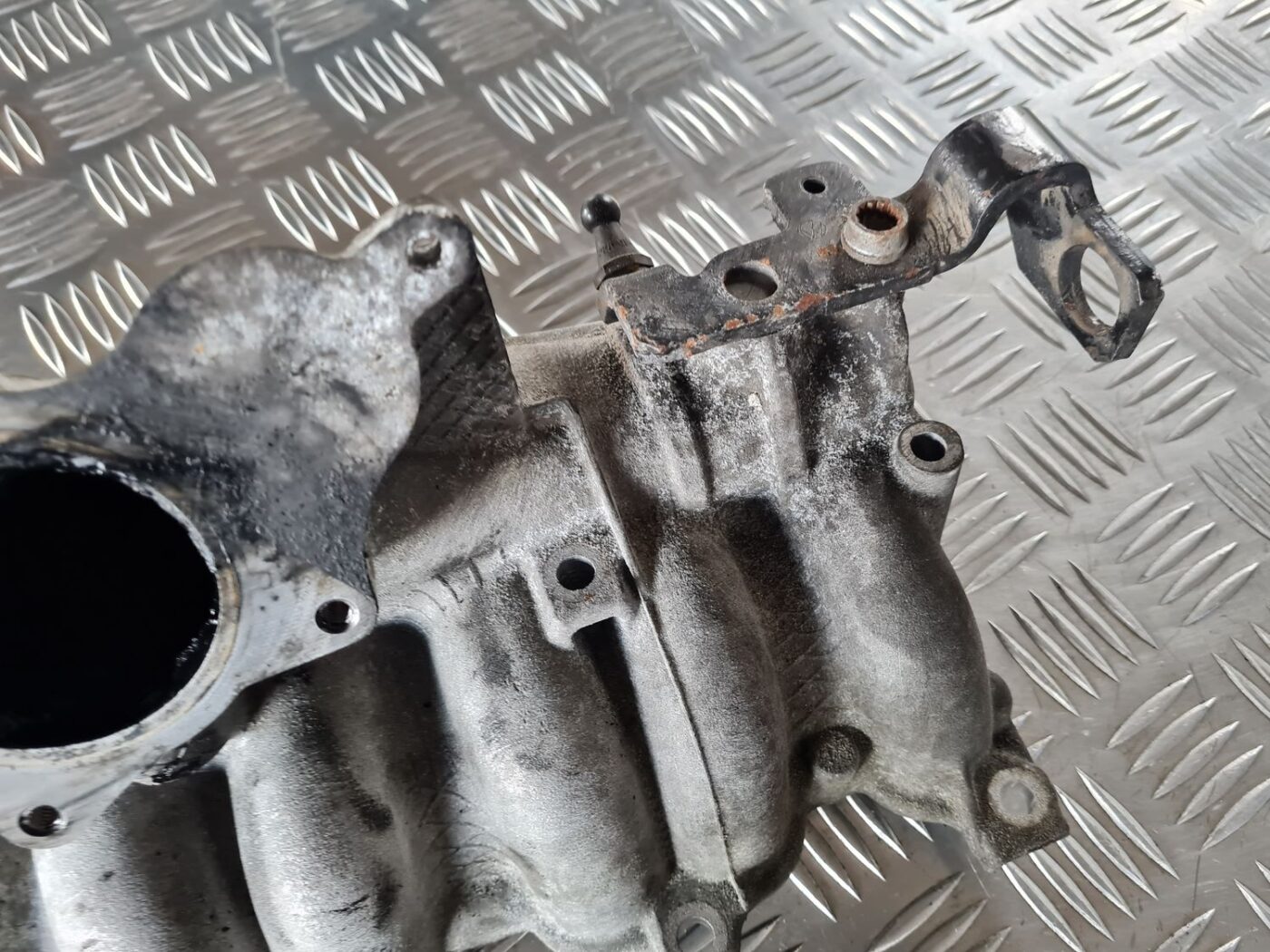 Ieplūdes kolektors priekš DODGE JOURNEY 2010 4 Ieplūdes kolektors priekš DODGE JOURNEY 2010