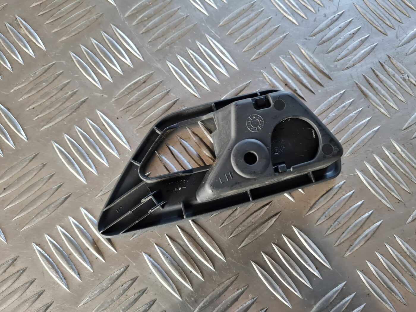 Durvju rokturu apdares uzlika (salonā) priekš DODGE JOURNEY 2010 2 Durvju rokturu apdares uzlika (salonā) priekš DODGE JOURNEY 2010