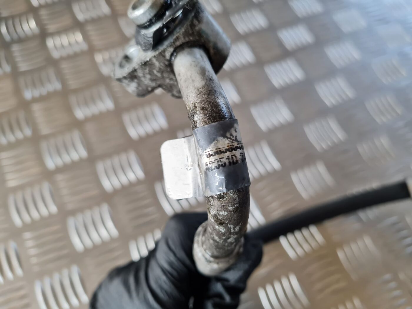 Gaisa kondicioniera caurule priekš DODGE JOURNEY 2010