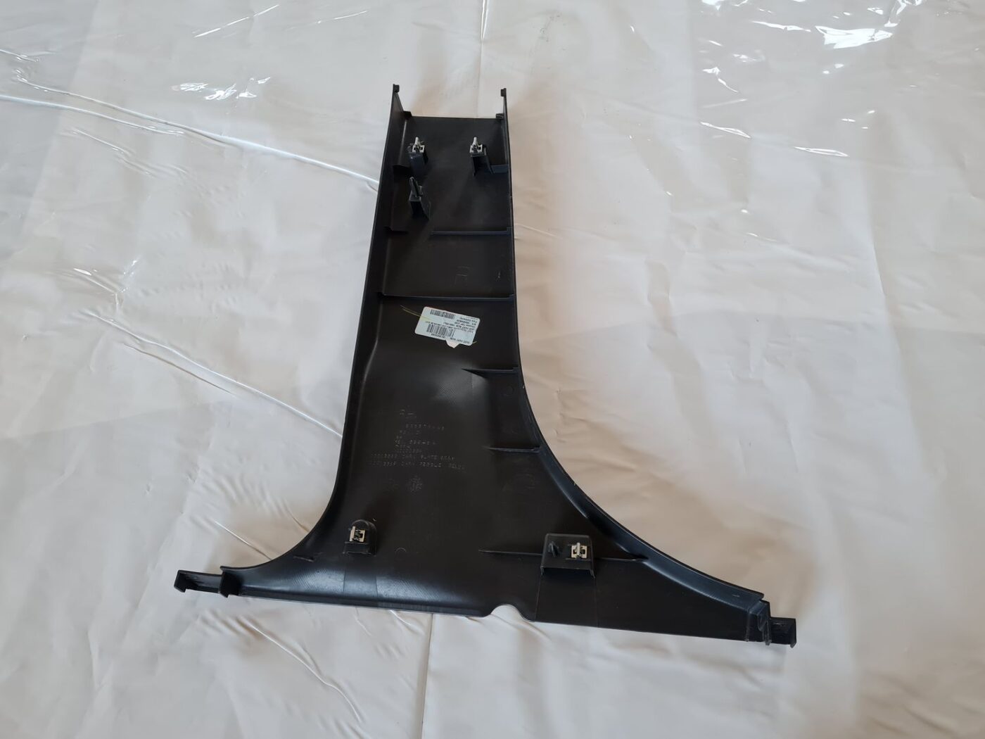 Vidējas salona statnes apdare priekš DODGE JOURNEY 2010 2 Vidējas salona statnes apdare priekš DODGE JOURNEY 2010