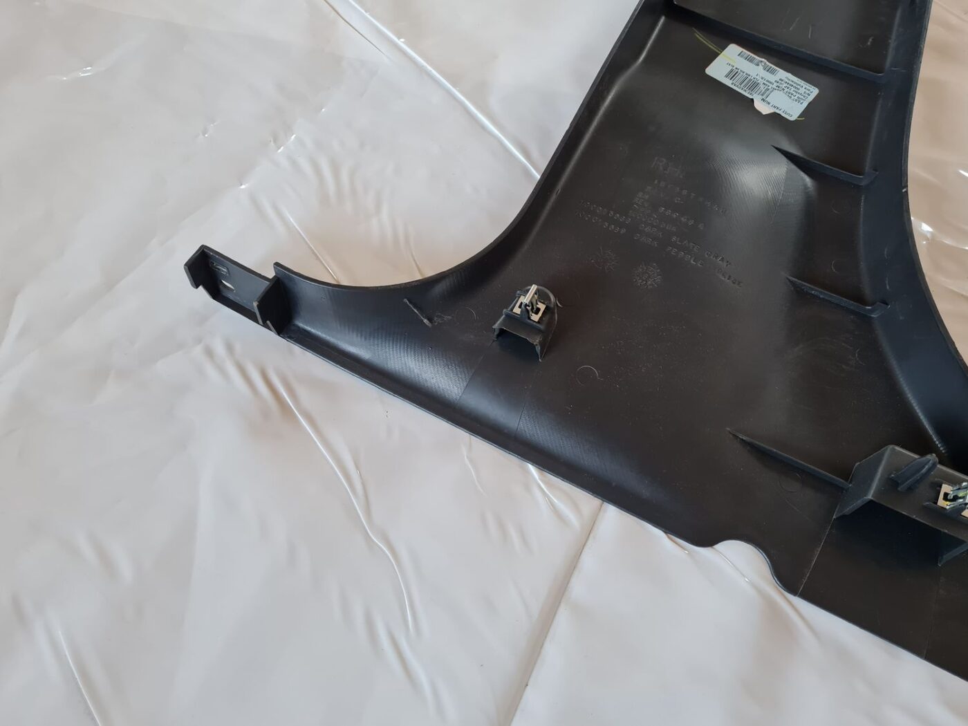 Vidējas salona statnes apdare priekš DODGE JOURNEY 2010 7 Vidējas salona statnes apdare priekš DODGE JOURNEY 2010