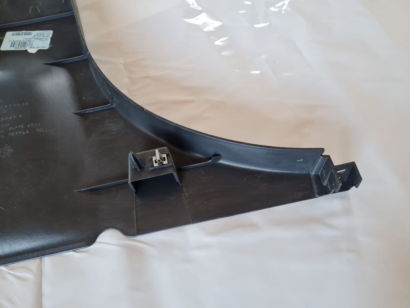 Vidējas salona statnes apdare priekš DODGE JOURNEY 2010 6 Vidējas salona statnes apdare priekš DODGE JOURNEY 2010