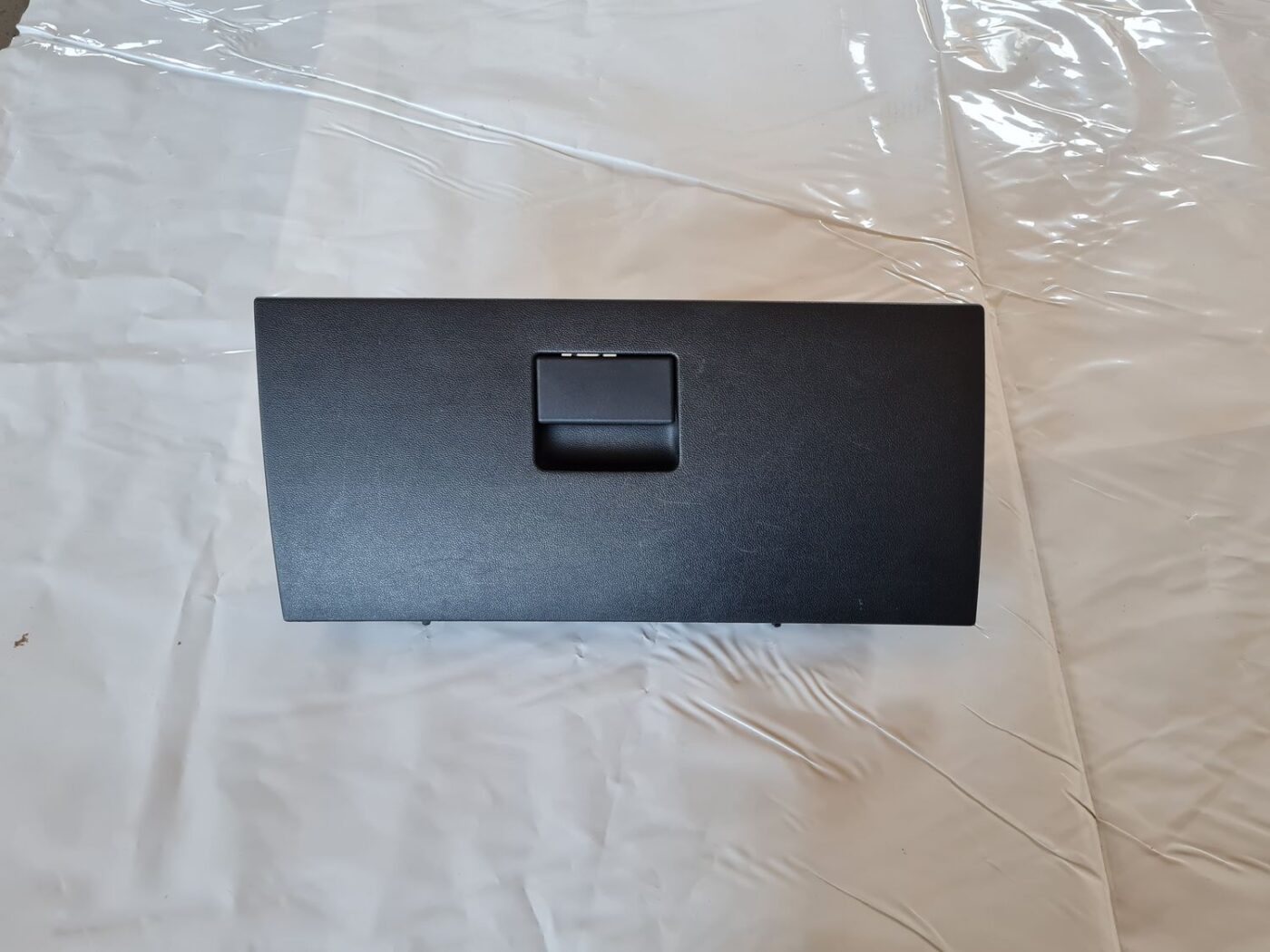 Mantu glabāšanas nodalījums pasažiera pusē priekš DODGE JOURNEY 2010 1 Mantu glabāšanas nodalījums pasažiera pusē priekš DODGE JOURNEY 2010