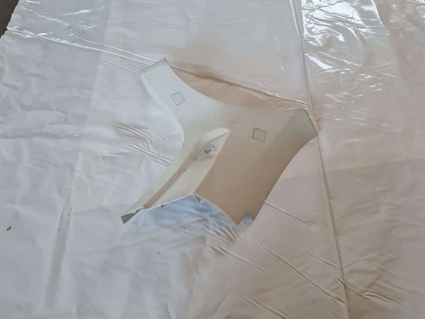 Bagažnieka nodalījuma statnes apdare priekš DODGE JOURNEY 2010 1 Bagažnieka nodalījuma statnes apdare priekš DODGE JOURNEY 2010