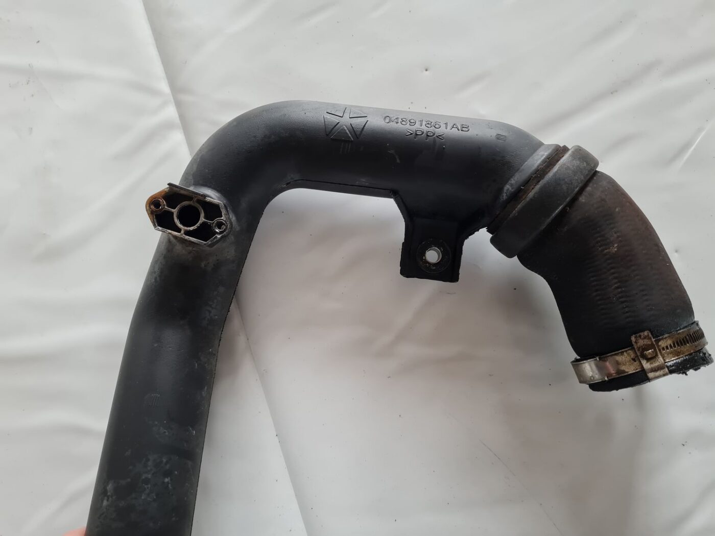 Interkulera caurule priekš DODGE JOURNEY 2010 3 Interkulera caurule priekš DODGE JOURNEY 2010