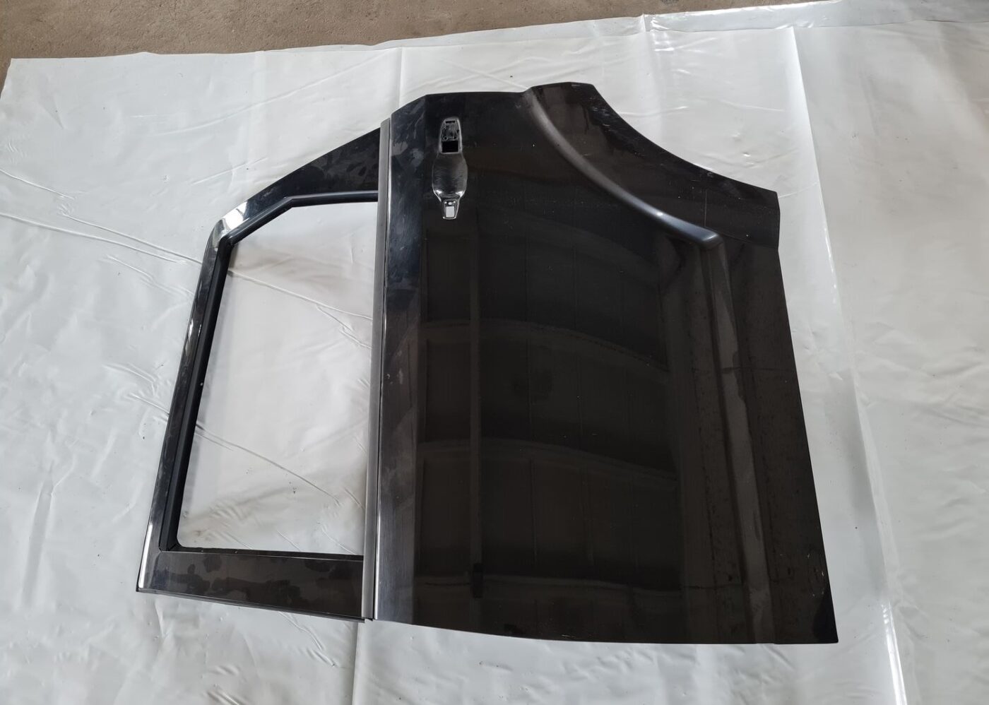 Aizmugurējās kreisās durvis priekš DODGE JOURNEY 2010 1 Aizmugurējās kreisās durvis priekš DODGE JOURNEY 2010