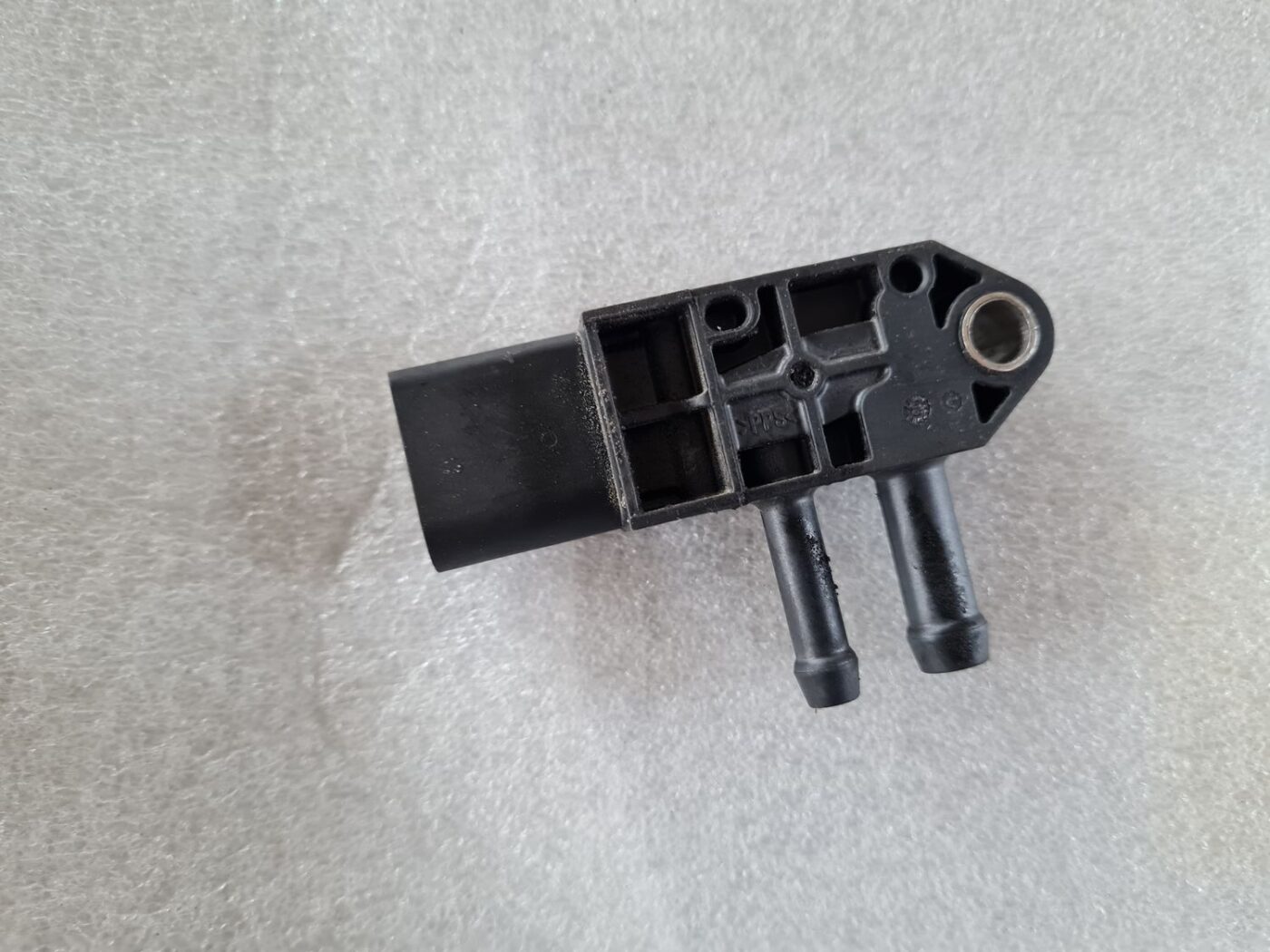 Izplūdes gāzu spiediena sensors priekš DODGE JOURNEY 2010 3 Izplūdes gāzu spiediena sensors priekš DODGE JOURNEY 2010