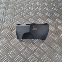 Mērinstrumentu paneļa apdare (zem stūres) priekš TOYOTA AURIS 2007