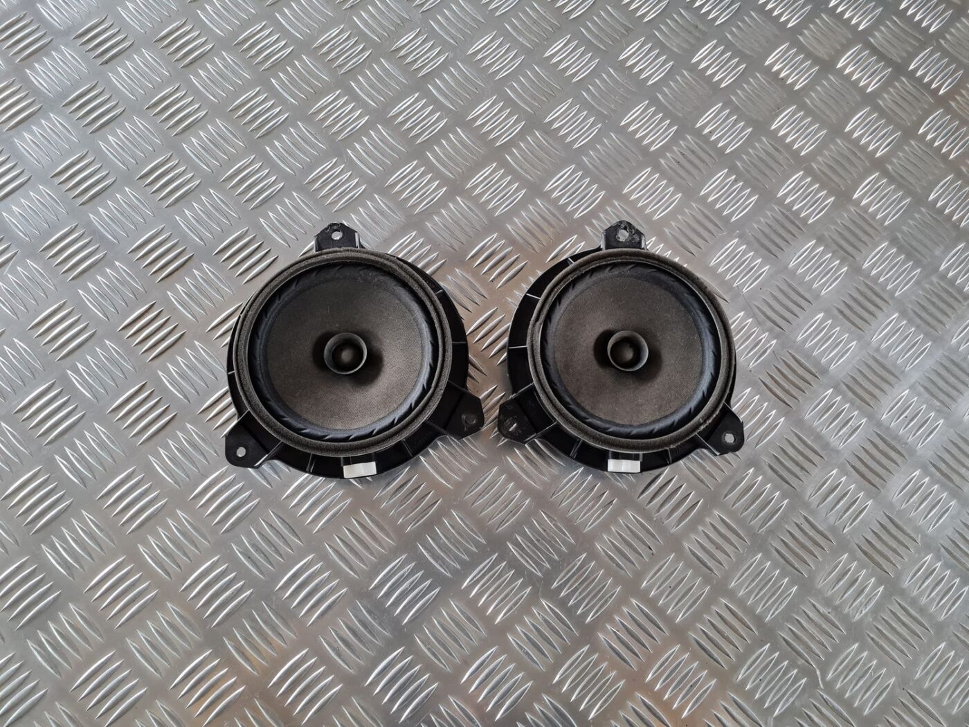 Durvju skaļrunis, apakšā priekš TOYOTA AURIS 2007 1 Durvju skaļrunis, apakšā priekš TOYOTA AURIS 2007