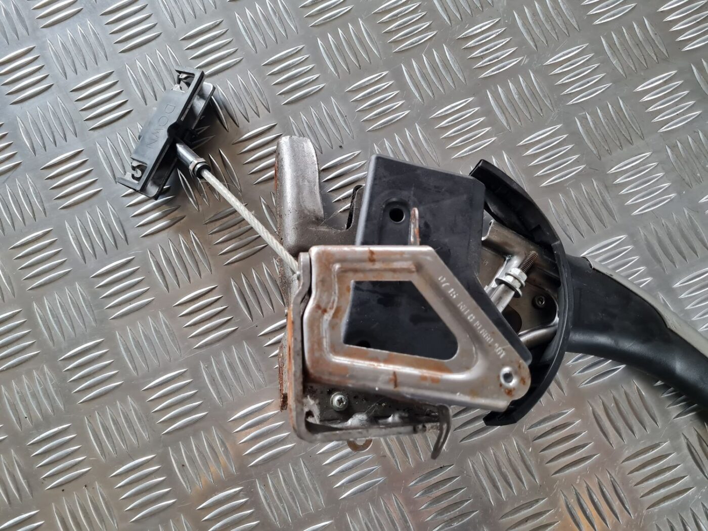 Stāvbremzes svira priekš TOYOTA AURIS 2007 6 Stāvbremzes svira priekš TOYOTA AURIS 2007