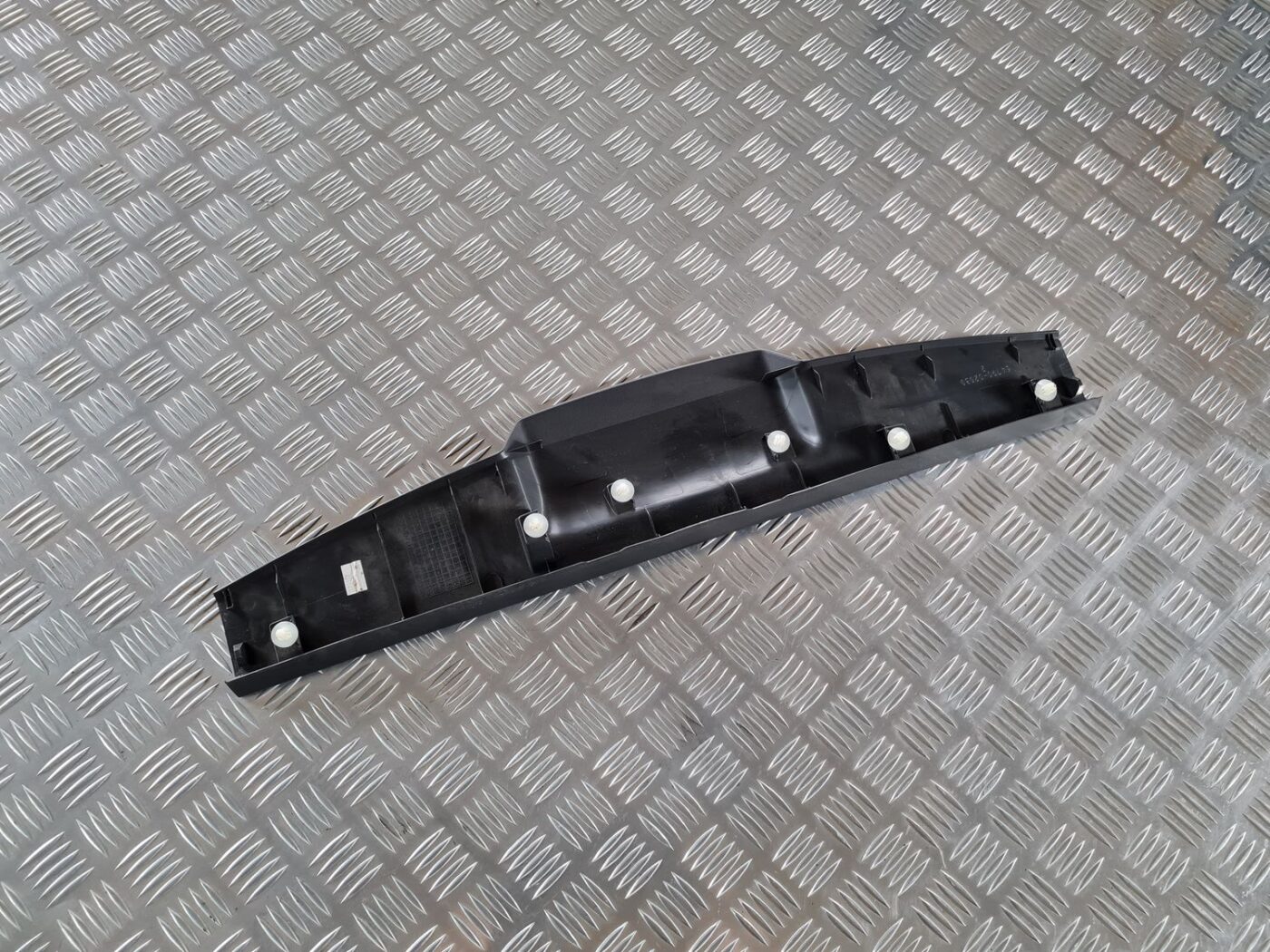 Bagāžnieka vāka apdare priekš TOYOTA AURIS 2007