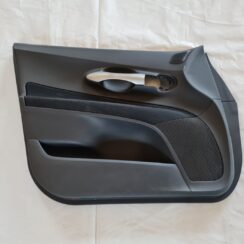 Priekšējo kreiso durvju apdare priekš TOYOTA AURIS 2007