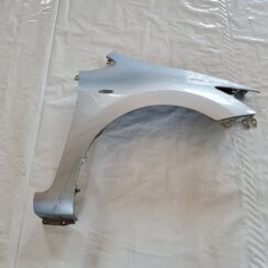 Priekšējais labais spārns priekš TOYOTA AURIS 2007