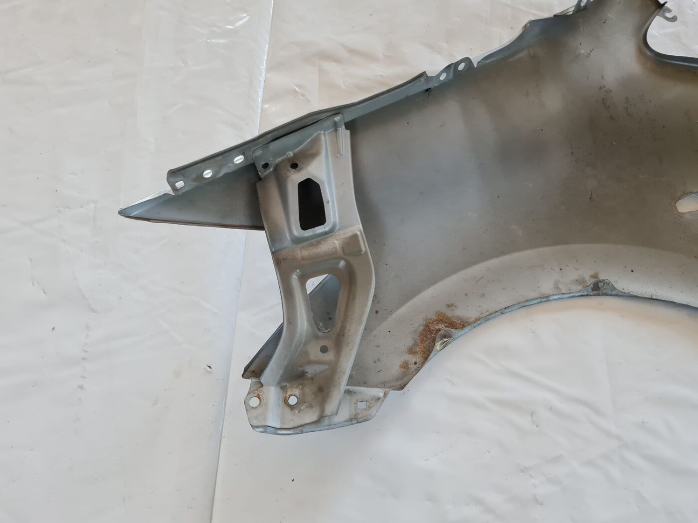 Priekšējais labais spārns priekš TOYOTA AURIS 2007 4 Priekšējais labais spārns priekš TOYOTA AURIS 2007