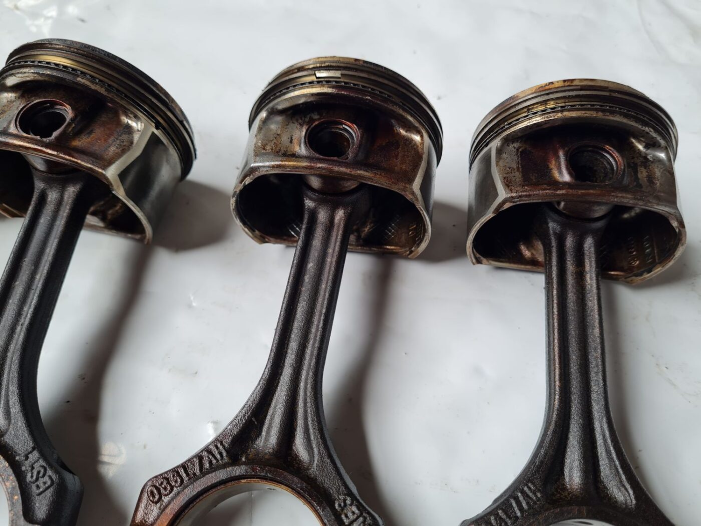 Virzuļu un klaņu komplekts priekš VW GOLF 5 2004 3 Virzuļu un klaņu komplekts priekš VW GOLF 5 2004