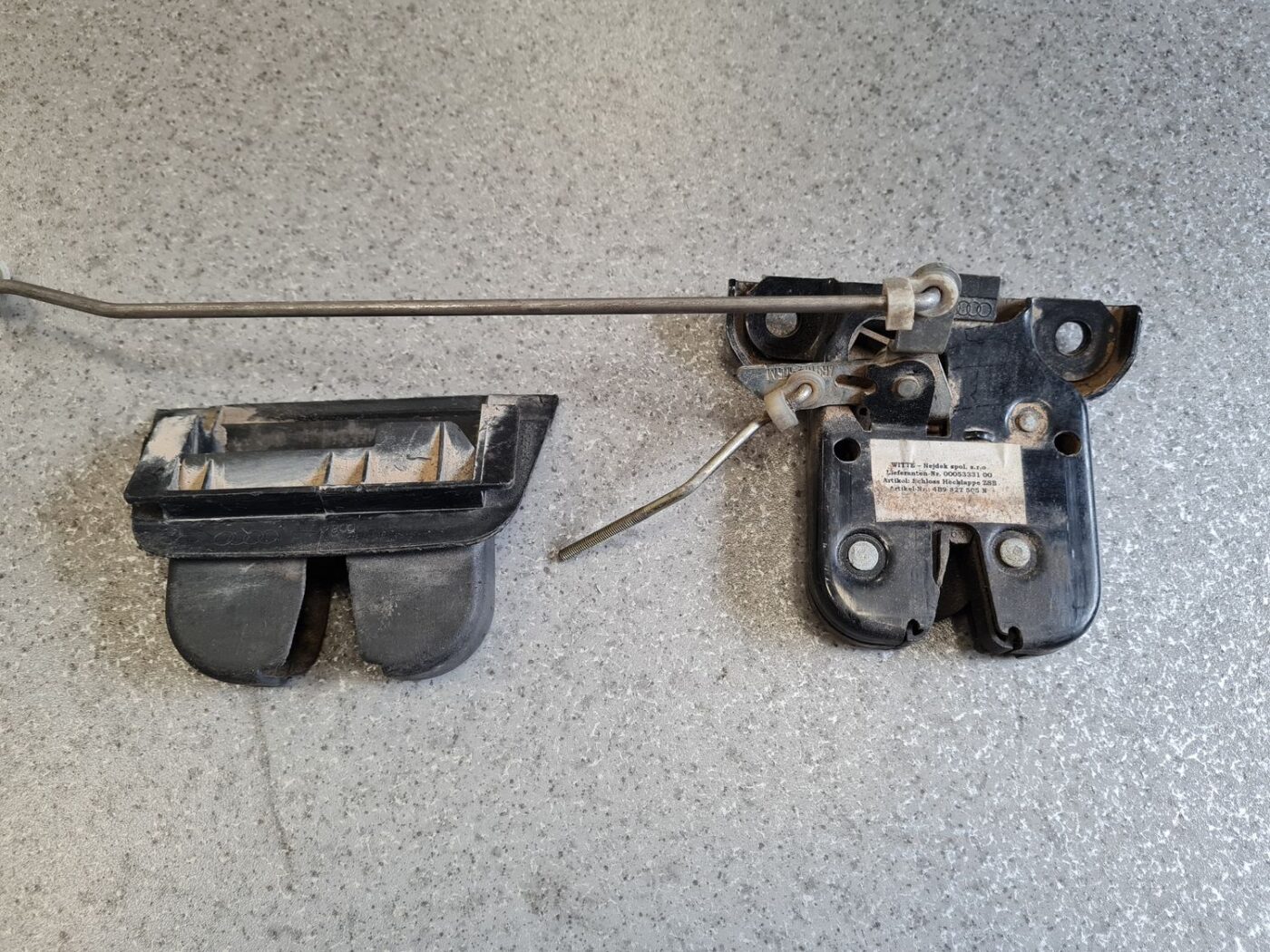 Bagāžnieka vāka slēdzene priekš AUDI A4 2003 5 Bagāžnieka vāka slēdzene priekš AUDI A4 2003