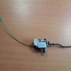 Degvielas tvertnes vāka slēdzene priekš BMW 1 E87 2009 WHITE