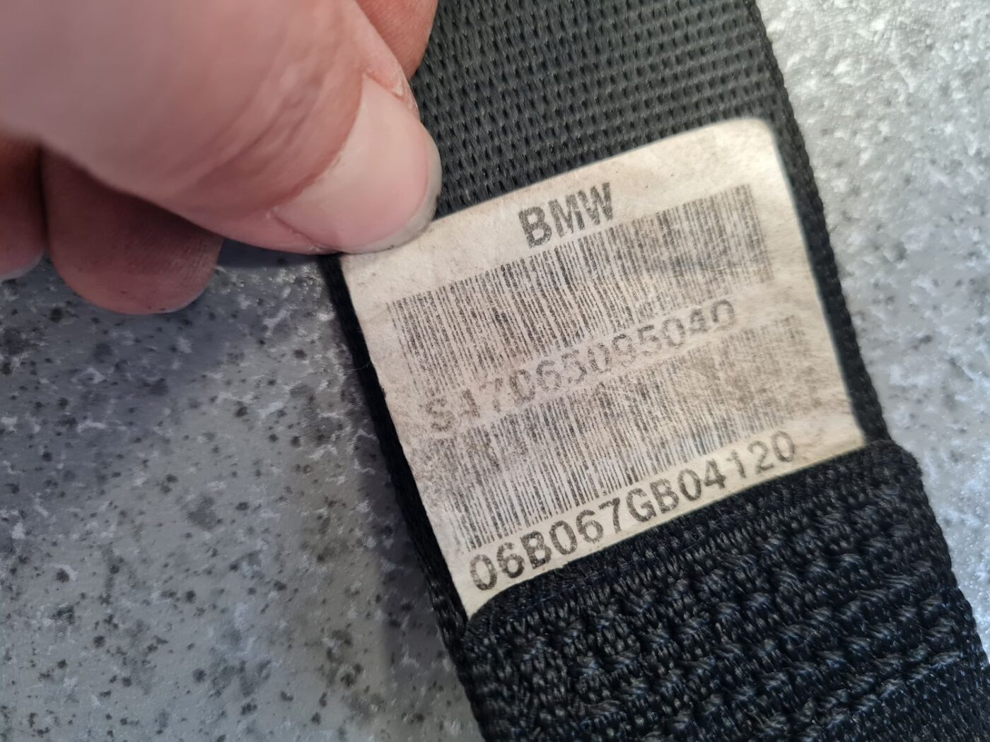 Aizmugurējā kreisa drošības josta priekš BMW 520D E60 2006 ENG. 8 Aizmugurējā kreisa drošības josta priekš BMW 520D E60 2006 ENG.