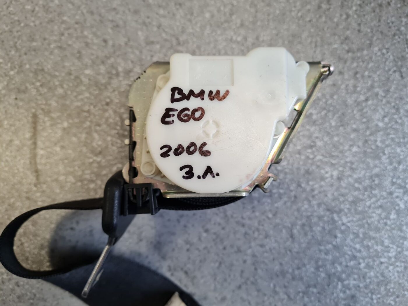 Aizmugurējā kreisa drošības josta priekš BMW 520D E60 2006 ENG. 4 Aizmugurējā kreisa drošības josta priekš BMW 520D E60 2006 ENG.