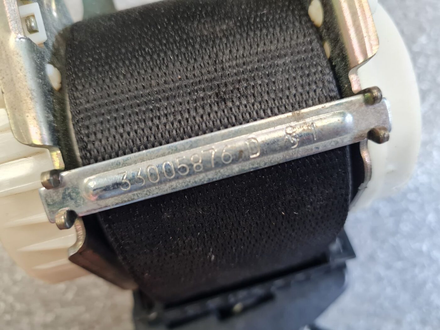 Aizmugurējā kreisa drošības josta priekš BMW 520D E60 2006 ENG. 3 Aizmugurējā kreisa drošības josta priekš BMW 520D E60 2006 ENG.