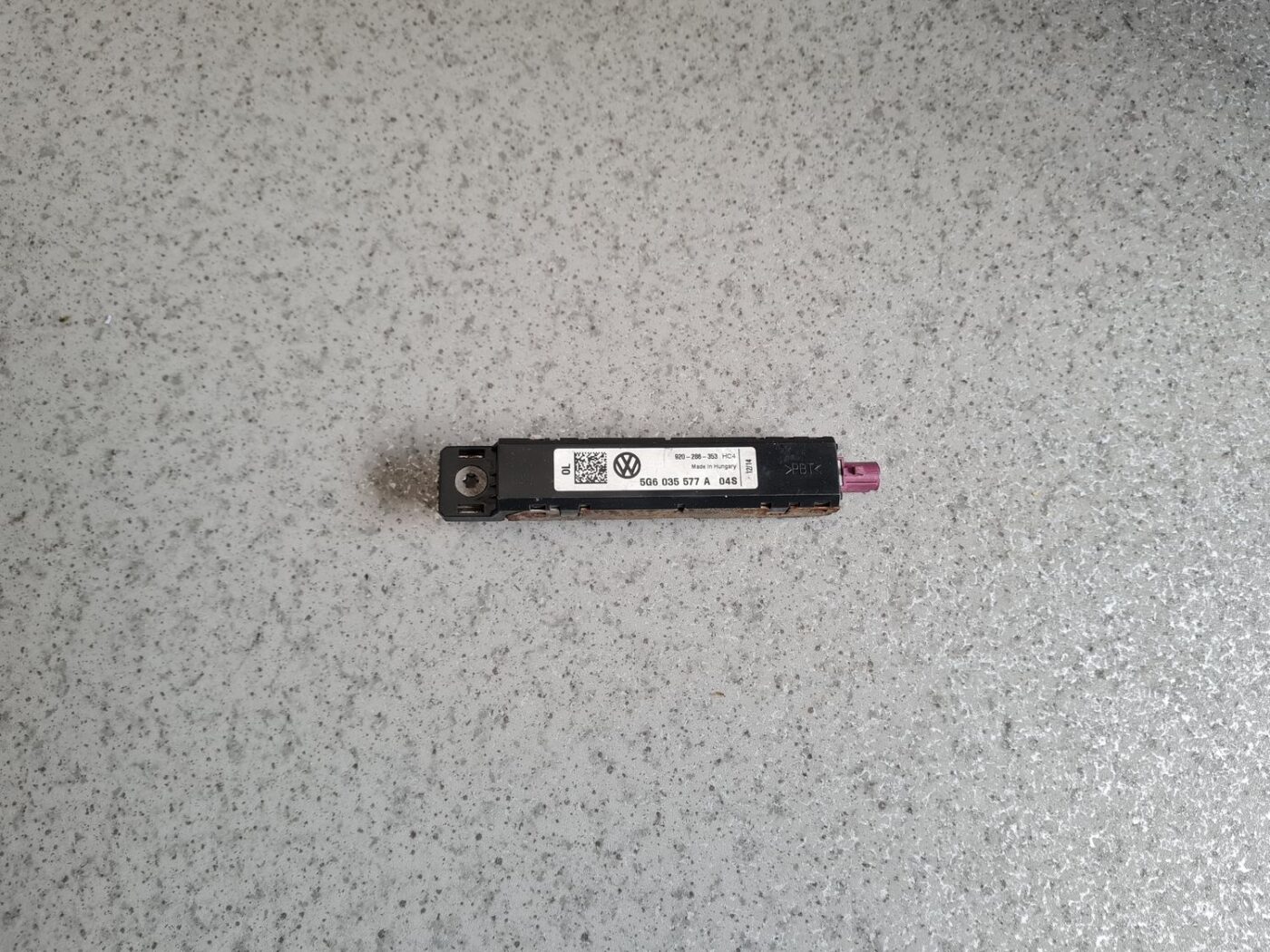 Antenas pastiprinātāja bloks priekš VW GOLF VARIANT 2012 1 Antenas pastiprinātāja bloks priekš VW GOLF VARIANT 2012