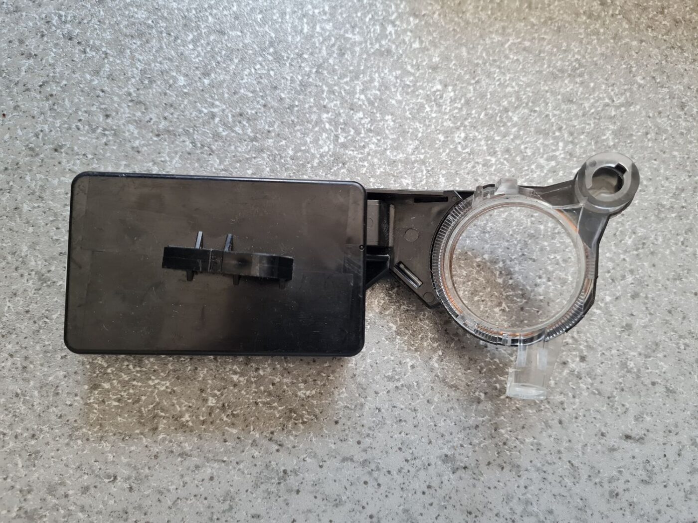 Imobilaizera vadības bloks priekš MITSUBISHI LANCER 2009 4 Imobilaizera vadības bloks priekš MITSUBISHI LANCER 2009