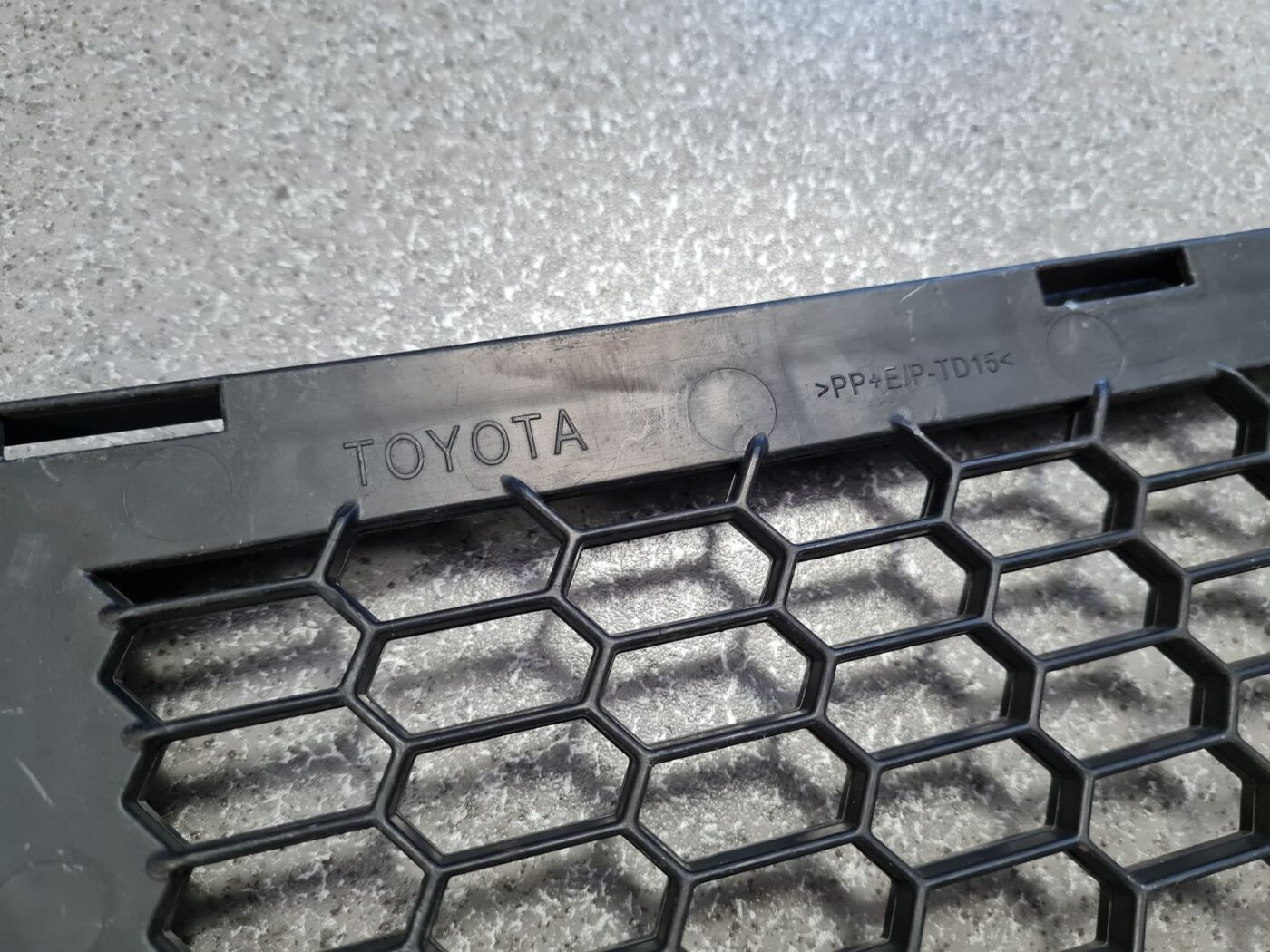 Bufera reste priekš TOYOTA VERSO 2012