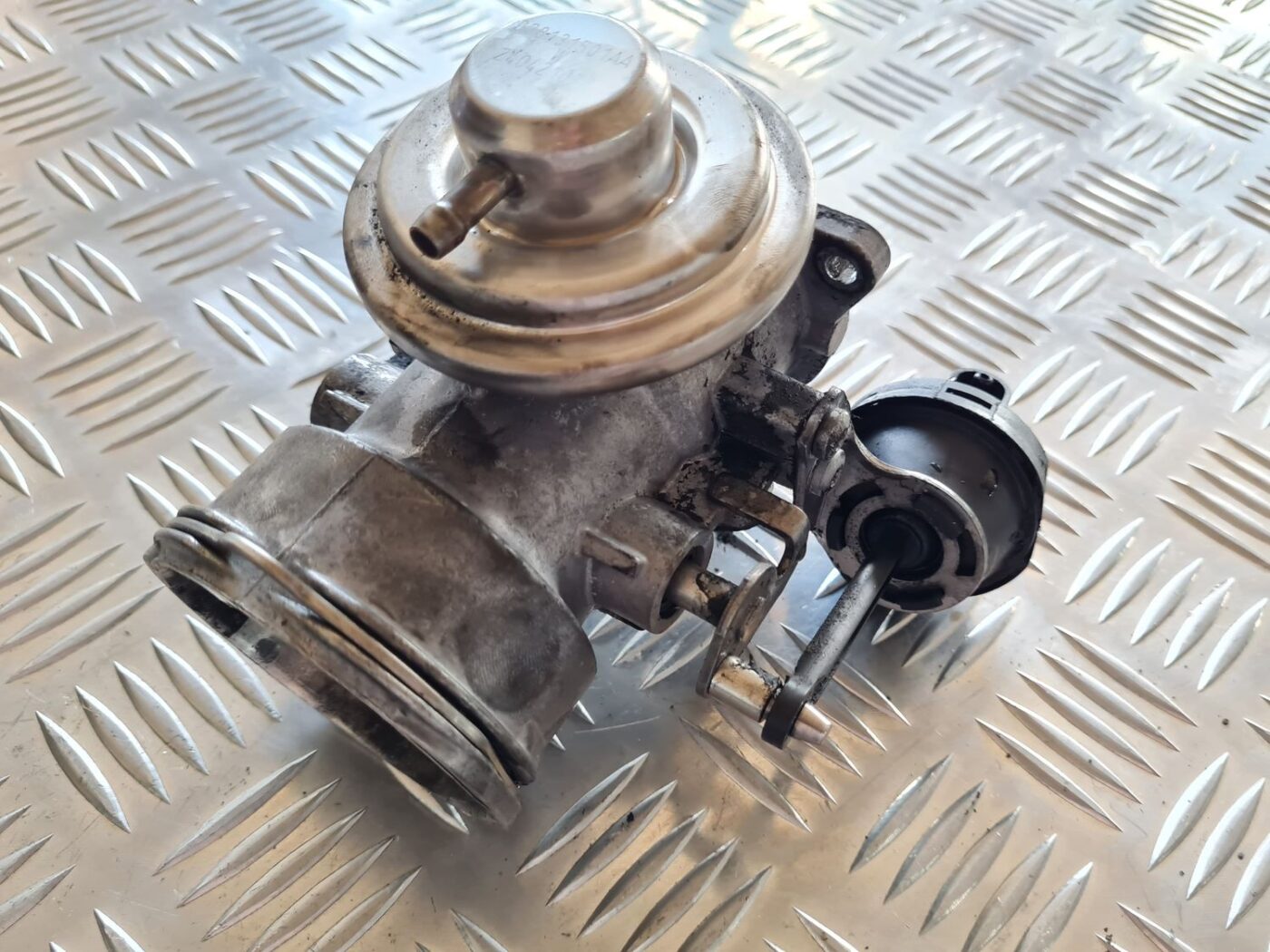 EGR vārsts priekš VW PASSAT 2004 UNIVERSAL GREY