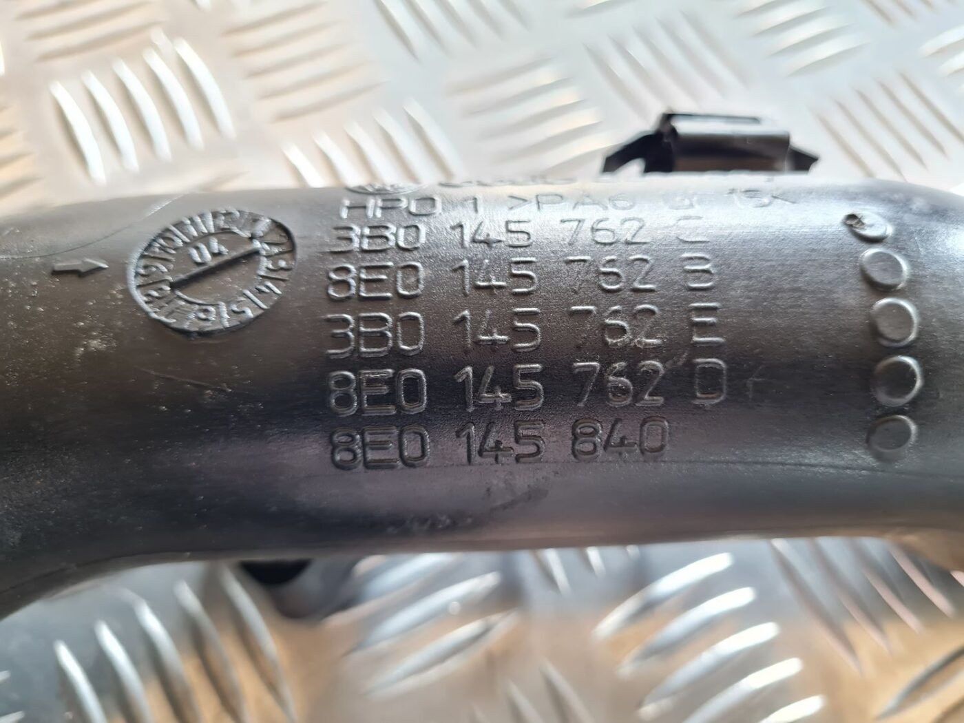 Interkulera caurule priekš VW PASSAT 2004 UNIVERSAL GREY 5 Interkulera caurule priekš VW PASSAT 2004 UNIVERSAL GREY