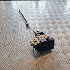 Aizmugurējo kreiso durvju slēdzene priekš VW PASSAT 2004 UNIVERSAL GREY