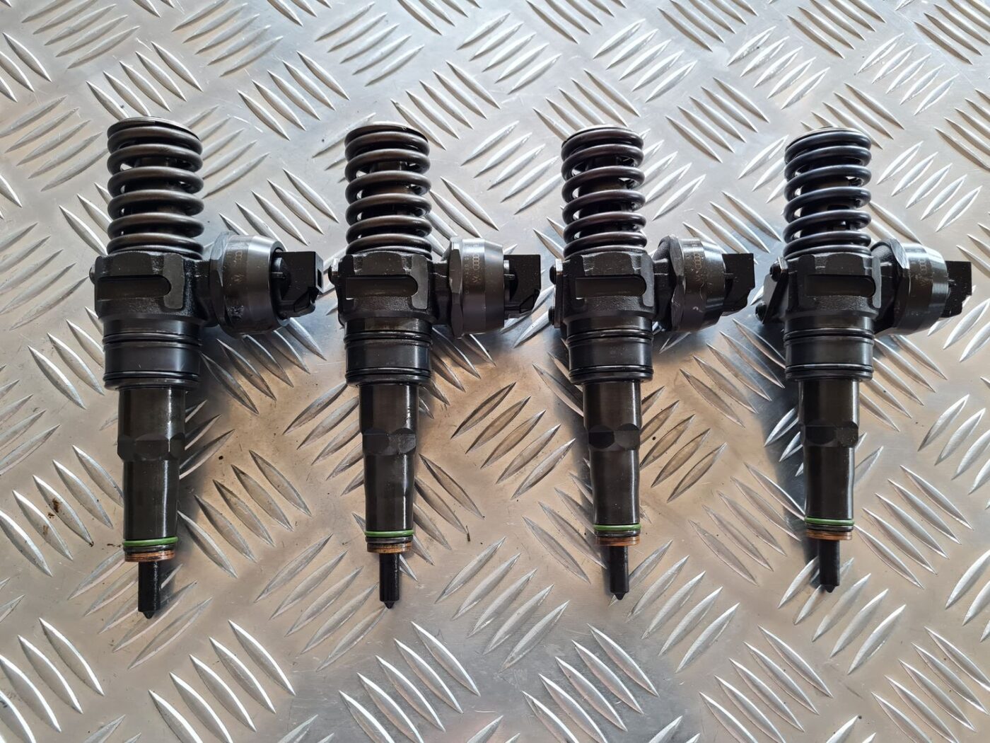 Degvielas smidzinātājs priekš VW PASSAT 2004 UNIVERSAL GREY 2 Degvielas smidzinātājs priekš VW PASSAT 2004 UNIVERSAL GREY