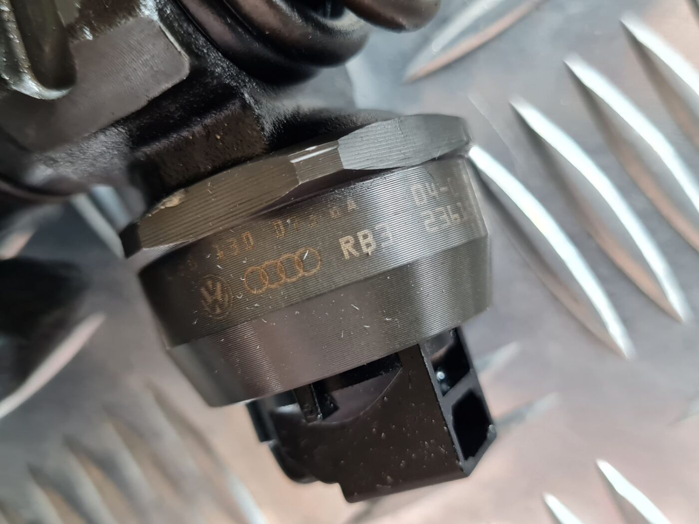 Degvielas smidzinātājs priekš VW PASSAT 2004 UNIVERSAL GREY 8 Degvielas smidzinātājs priekš VW PASSAT 2004 UNIVERSAL GREY