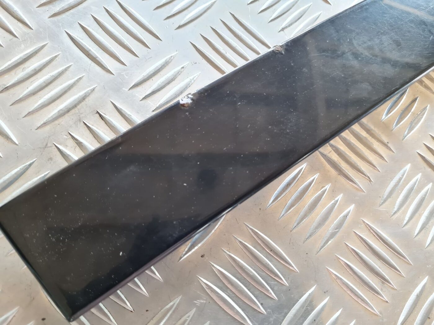 Durvju stikla moldings priekš VW PASSAT 2004 UNIVERSAL GREY 2 Durvju stikla moldings priekš VW PASSAT 2004 UNIVERSAL GREY