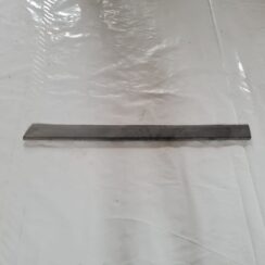 Priekšējo labo durvju moldings priekš VW PASSAT 2004 UNIVERSAL GREY