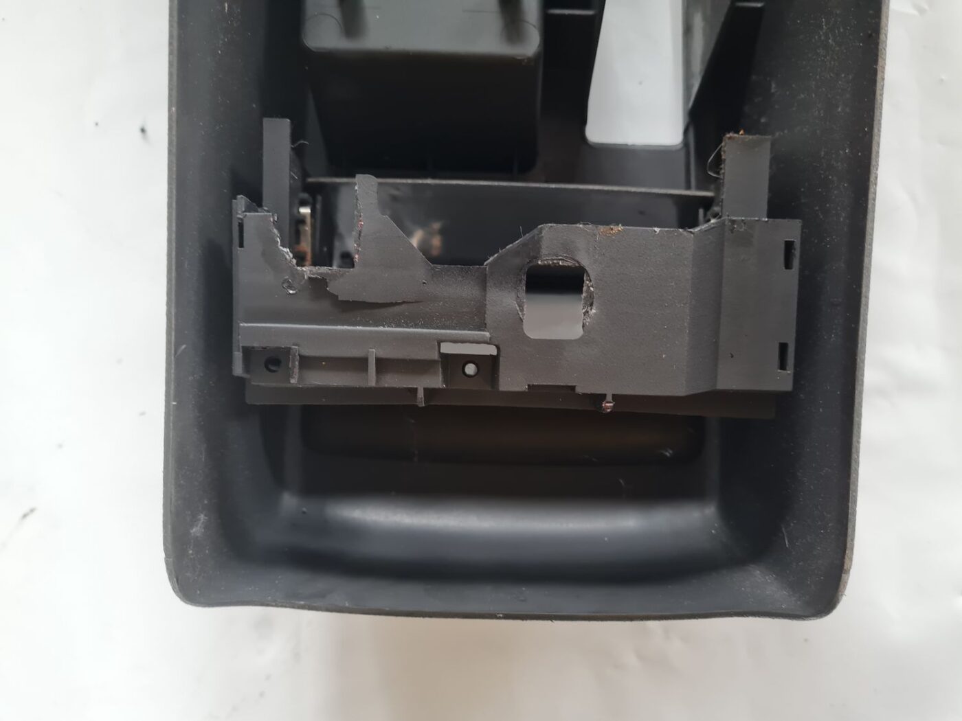 Centrālās konsoles apdares lielākā daļa priekš VW PASSAT 2004 UNIVERSAL GREY