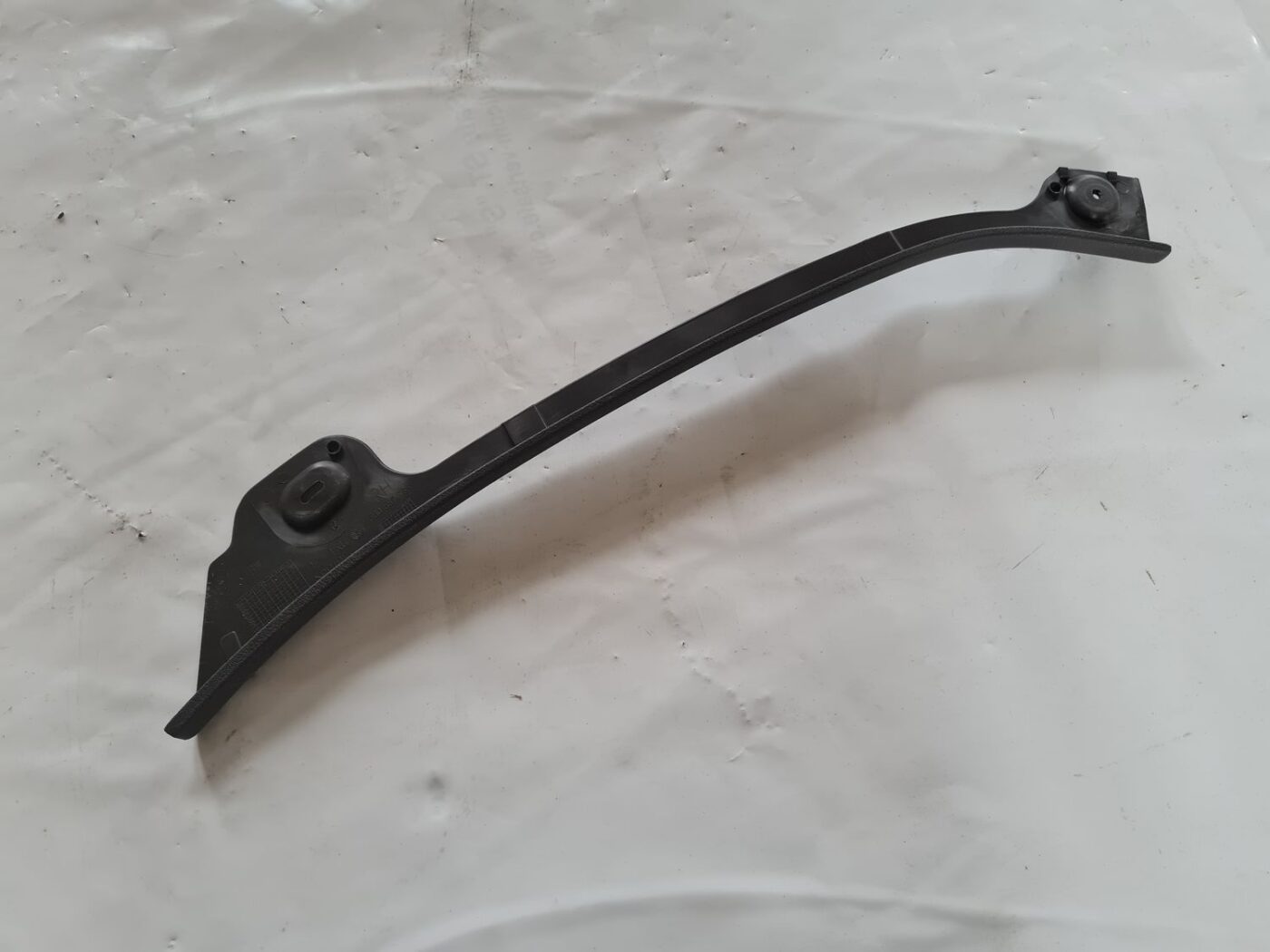 Sliekšņa aizmugurēja laba uzlika (salonā) priekš VW PASSAT 2004 UNIVERSAL GREY