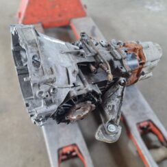 Mehāniska pārnesumkārba priekš VW PASSAT 2004 UNIVERSAL GREY