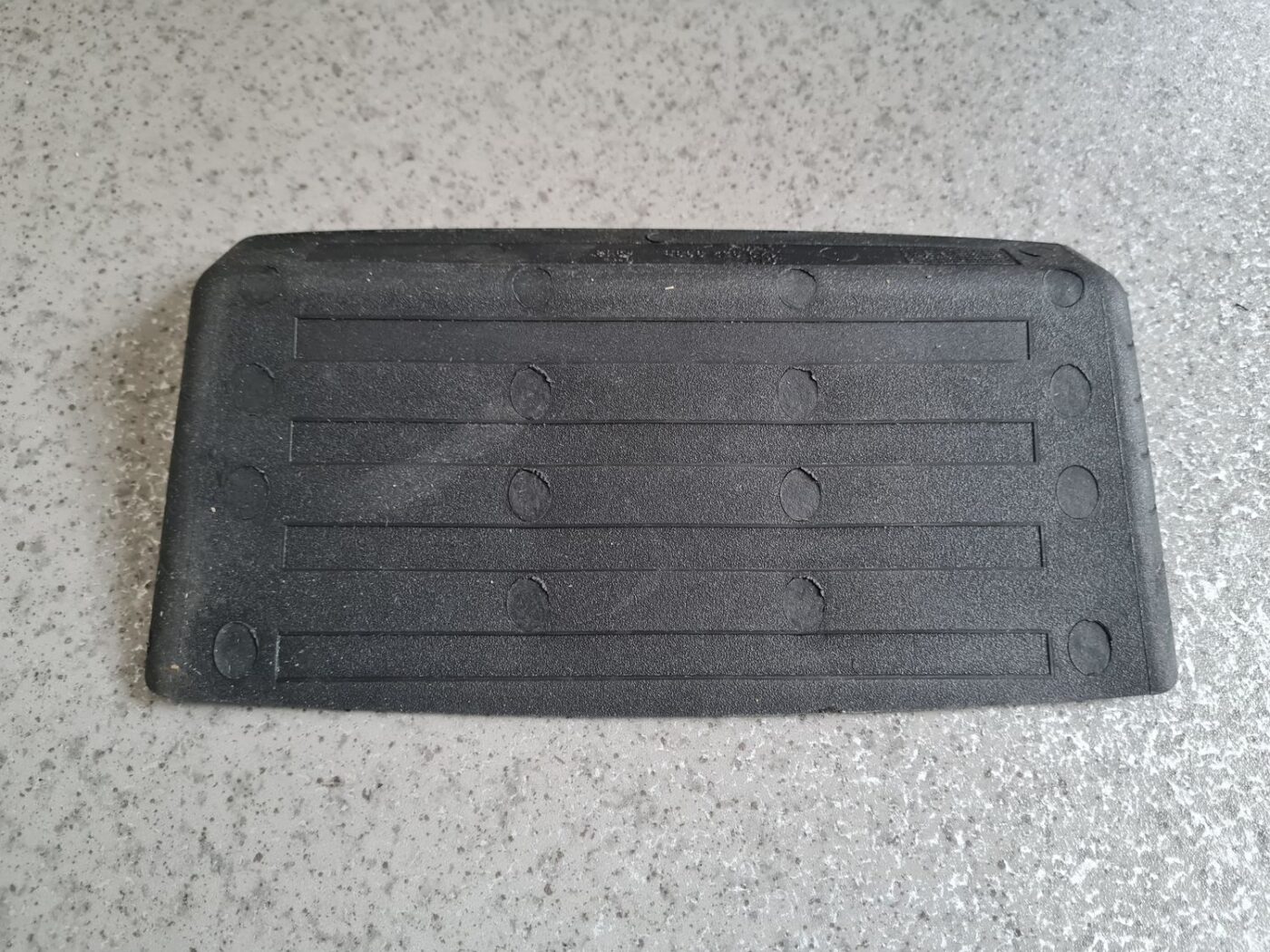 Mantu glabāšanas nodalījuma paklājs priekš SKODA OCTAVIA 2008 4 Mantu glabāšanas nodalījuma paklājs priekš SKODA OCTAVIA 2008