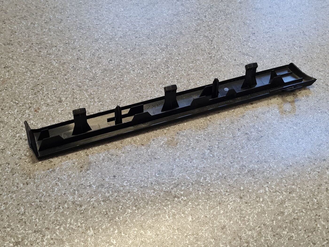 Mērinstrumentu paneļa dekoratīvā uzlika priekš VW TOURAN 2005