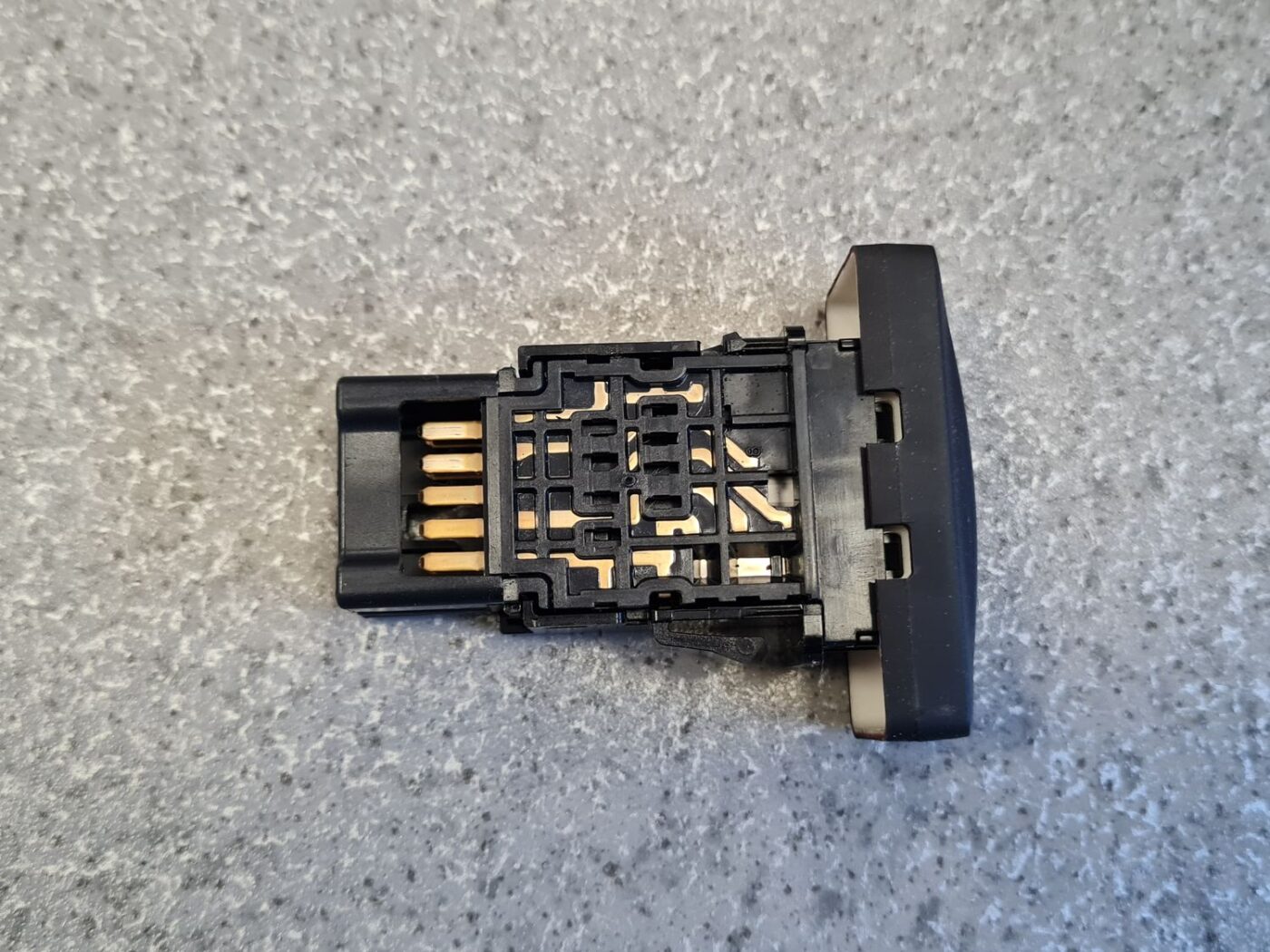 Trauksmes poga priekš NISSAN X-TRAIL 2007