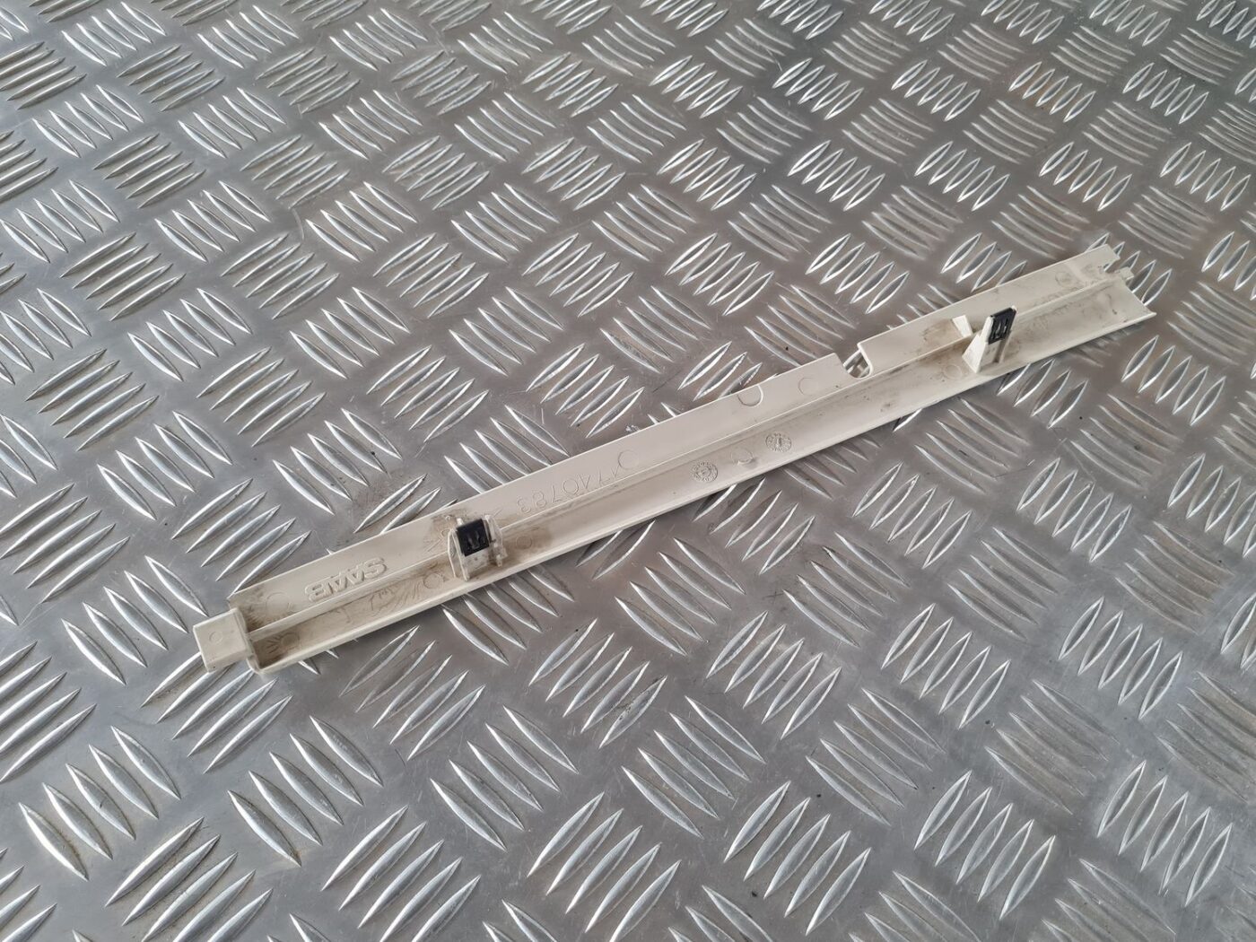 Griestu uzlika priekš SAAB 9-5 1999 2 Griestu uzlika priekš SAAB 9-5 1999