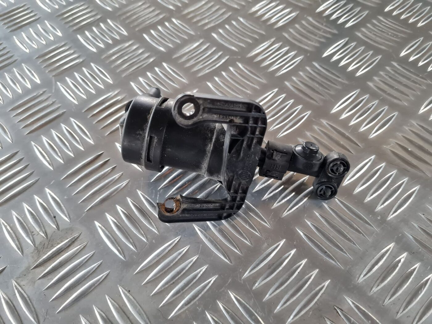 Lukturu mazgātāja sprausla priekš SAAB 9-5 1999