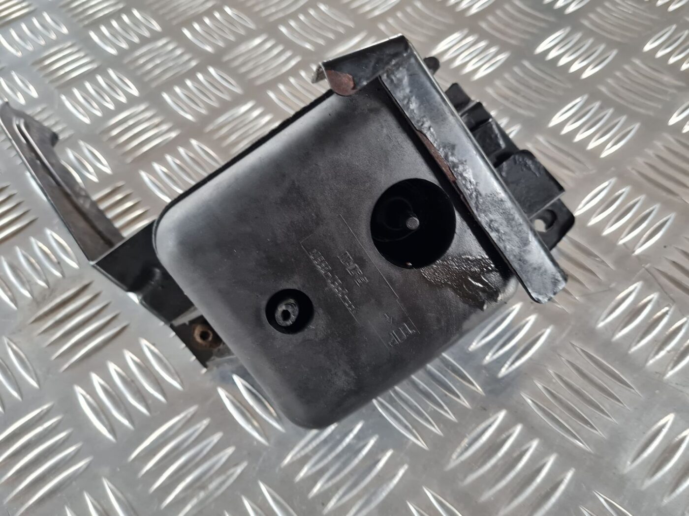 Vakuuma gaisa tilpne priekš SAAB 9-5 1999