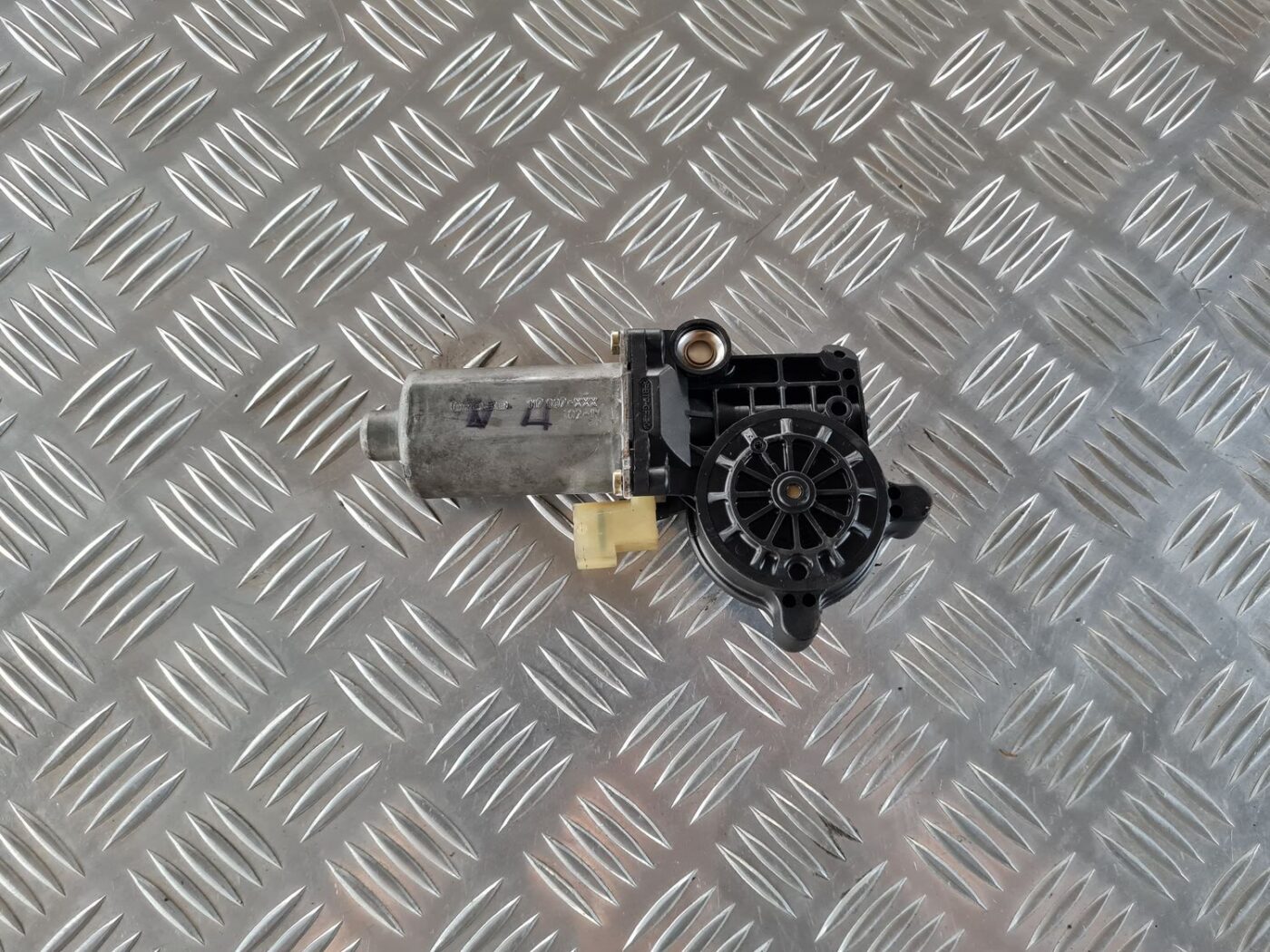 Elektrisko stiklu motors priekš SAAB 9-5 1999