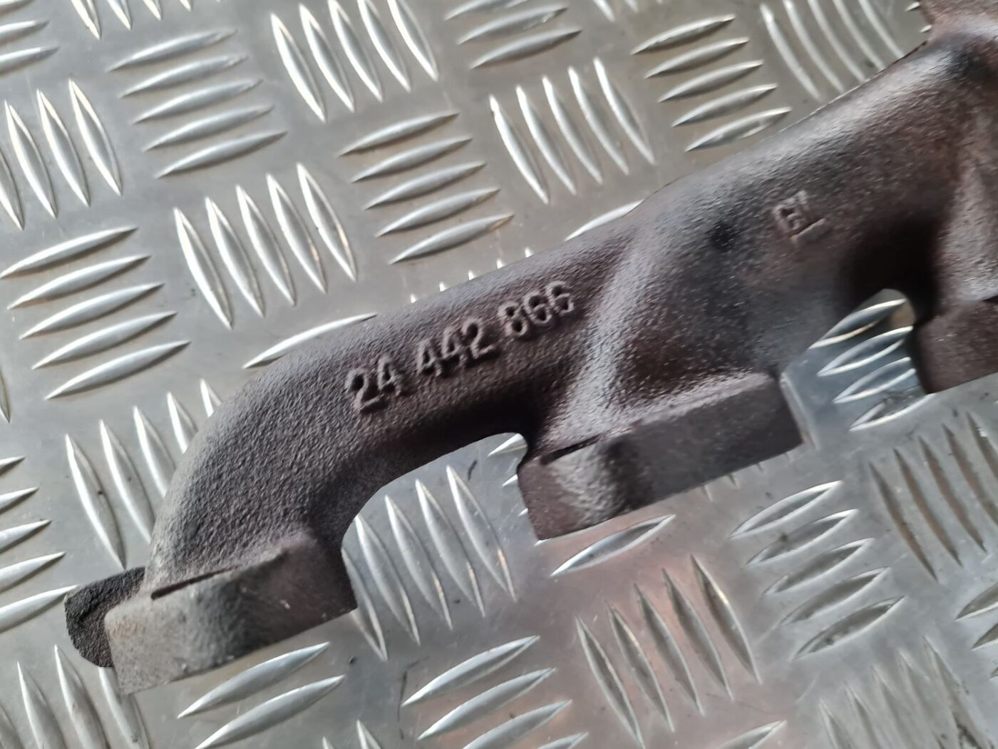 Izplūdes kolektors priekš SAAB 9-5 1999 3 Izplūdes kolektors priekš SAAB 9-5 1999