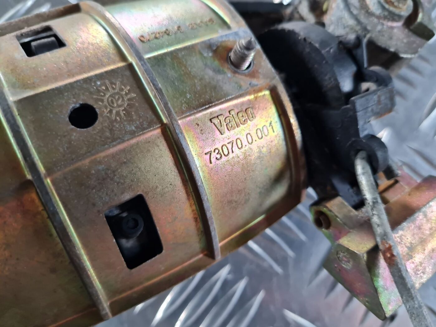 Priekšējāis kreisais durvju rokturis priekš SAAB 9-5 1999 4 Priekšējāis kreisais durvju rokturis priekš SAAB 9-5 1999