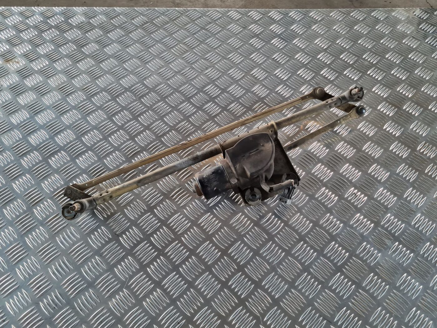 Vējstikla tīrīšanas mehānisms priekš SAAB 9-5 1999 1 Vējstikla tīrīšanas mehānisms priekš SAAB 9-5 1999